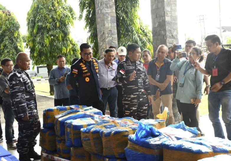TNI AL dan Bea Cukai Gagalkan Penyelundupan 1,4 Ton Sianida di Pelabuhan Bitung